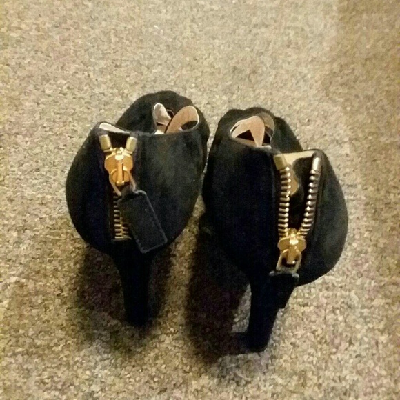 PRADA - Picture 2 of 2